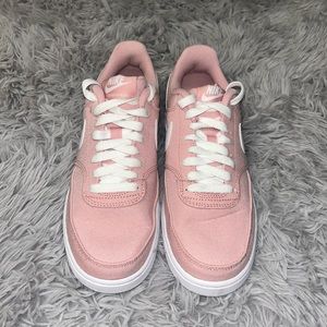 Women’s Nike Sneaker